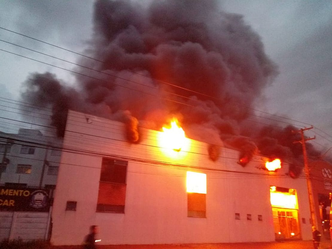Incendio na Havan e Centro de Nova iguaçu, sequencia de ataques contra bolsonaristas em todo o brasil